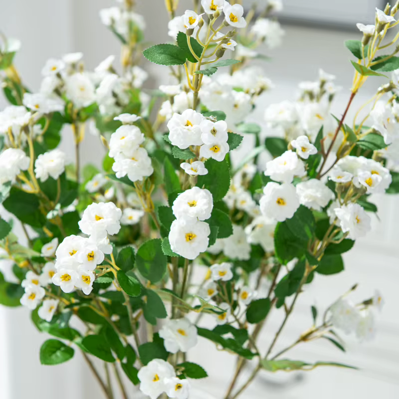 Bouquet de marguerites artificielles fait à la main