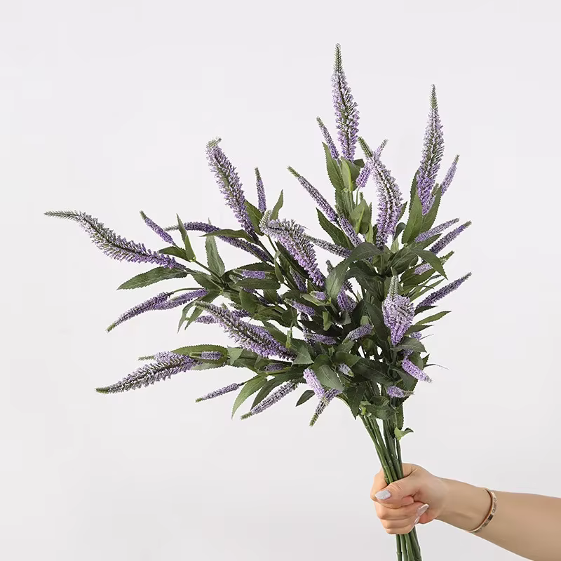 Plantes de sauge artificielles en plastique
