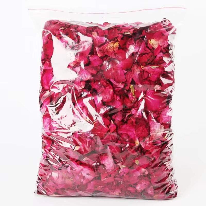 Pétales de rose séchés naturels romantiques