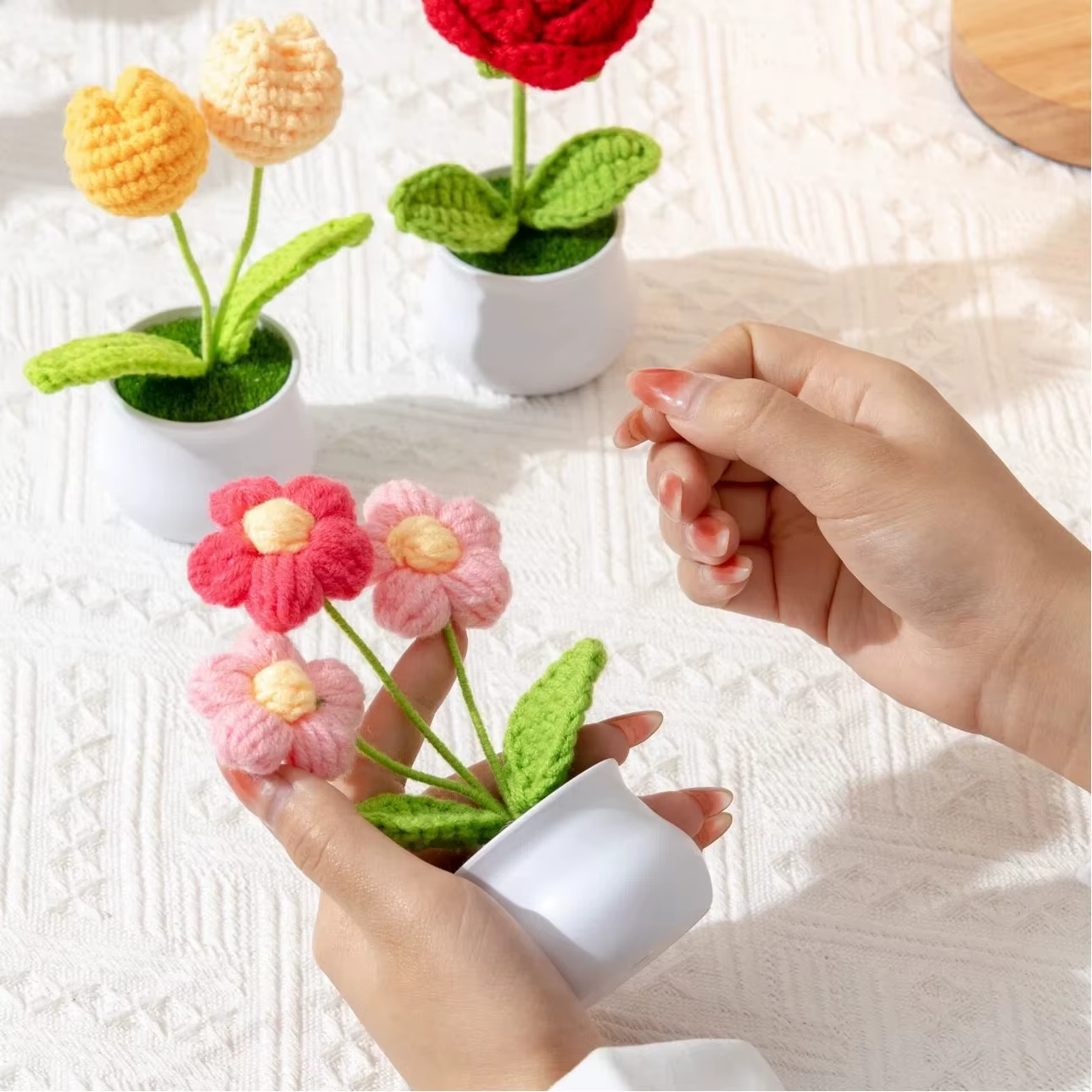 Fleurs au crochet en pot