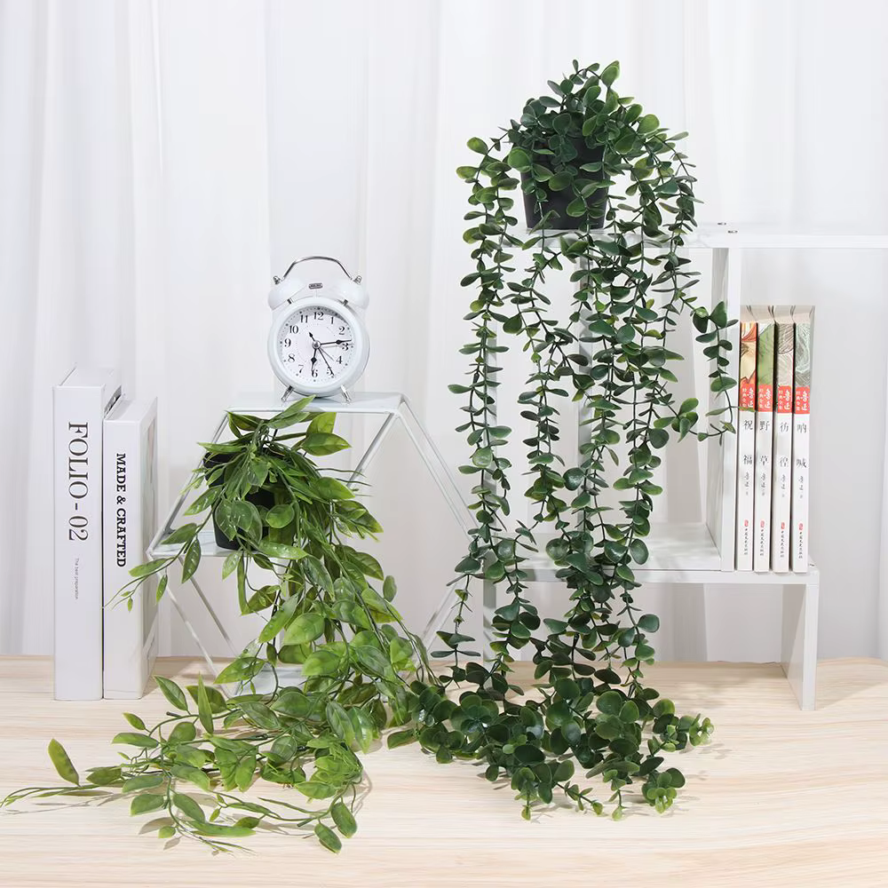 Plantes artificielles suspendues avec Pot