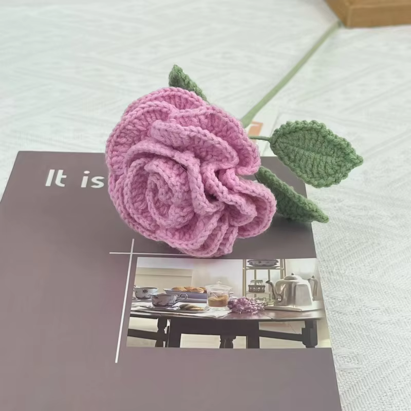 Bouquet de roses en raphia au Crochet fait à la main