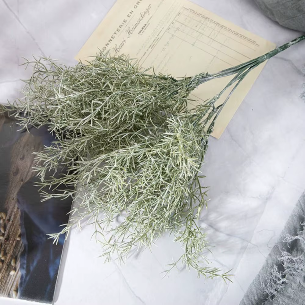 Plantes artificielles réalistes de romarin