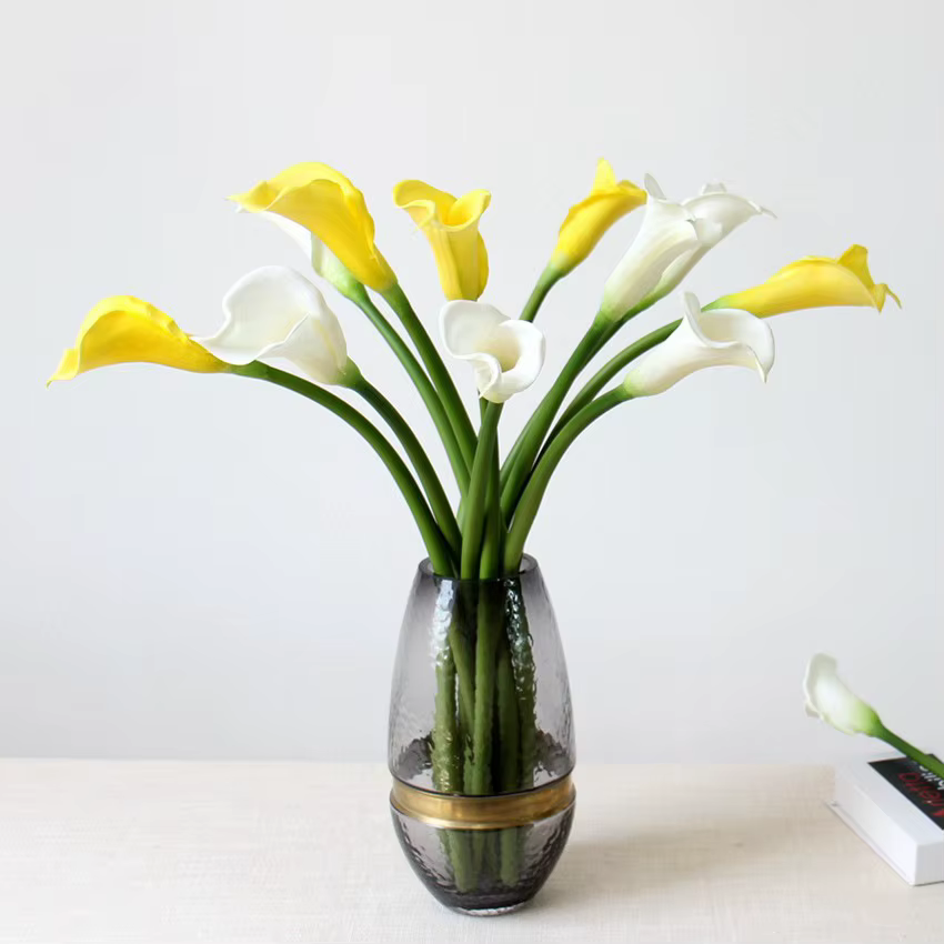 Fleur artificielle de lys calla