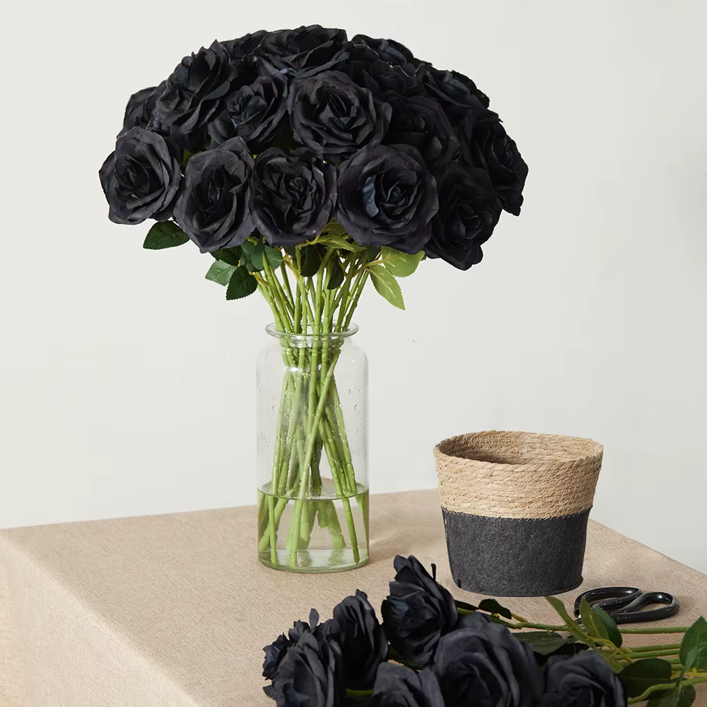 Rose artificielle gothique en soie noire