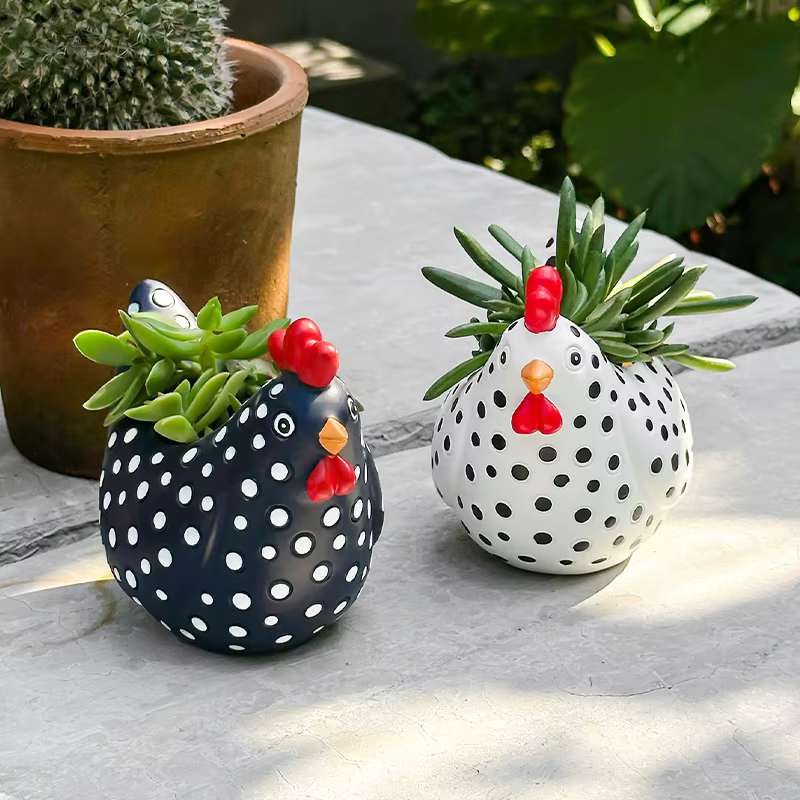 Pot de fleurs amusant en forme de poulet tacheté