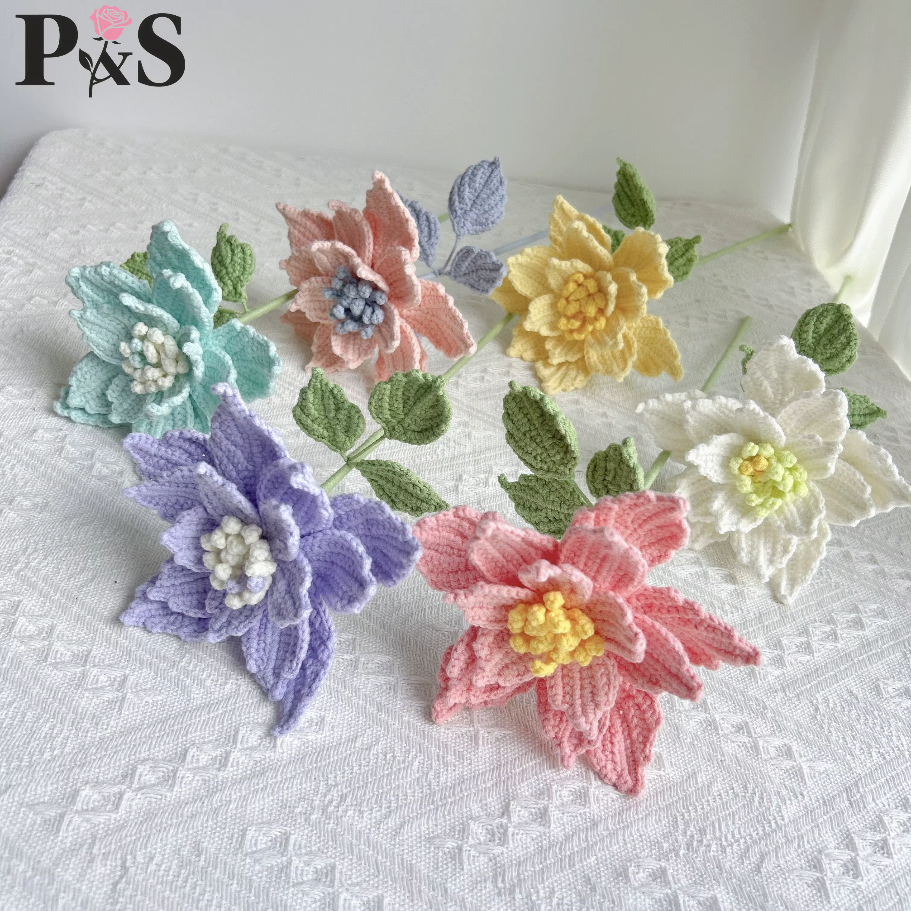 Rose mensuelle faite à la main au Crochet