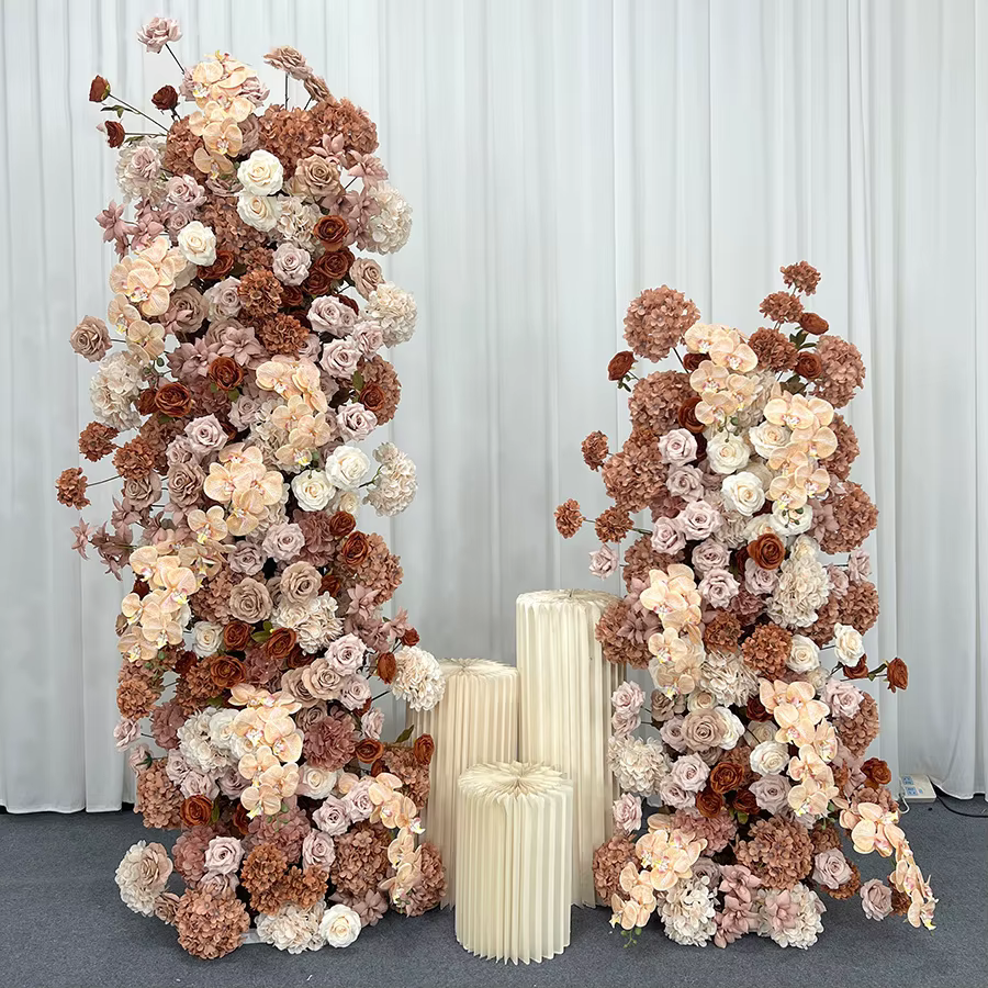 Décoration florale d'automne marron pour arche en panneau KT