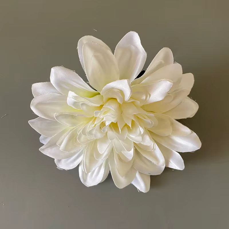 Têtes de fleurs en soie de dahlia
