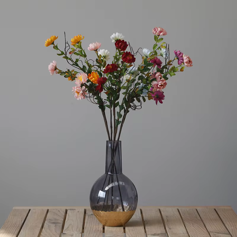 Fleurs de marguerite de soie de chrysanthème rétro
