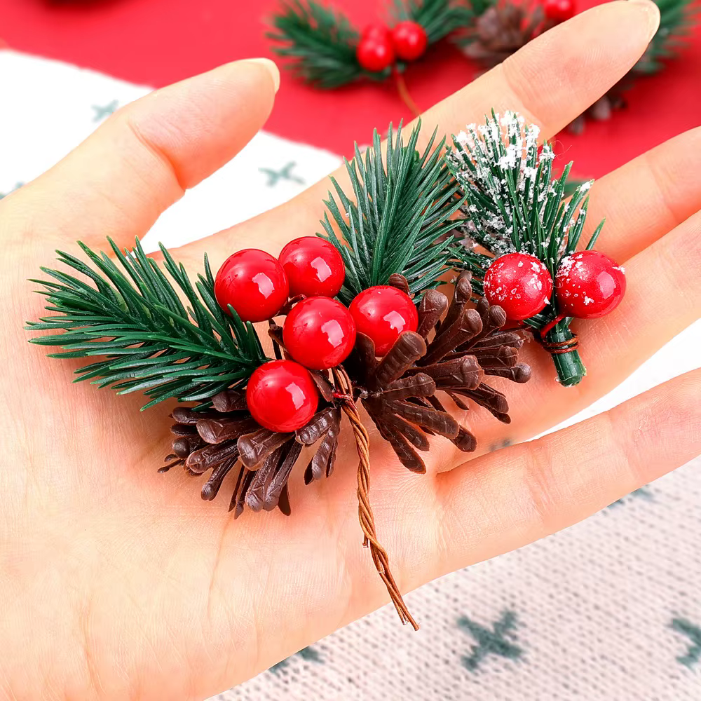 Branche artificielle de sapin avec baies et aiguilles
