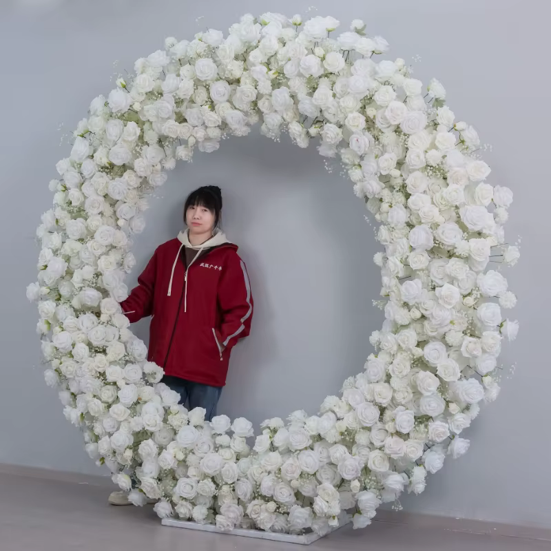 Arche de fleurs artificielles en forme de cœur blanc pour décoration de mariage