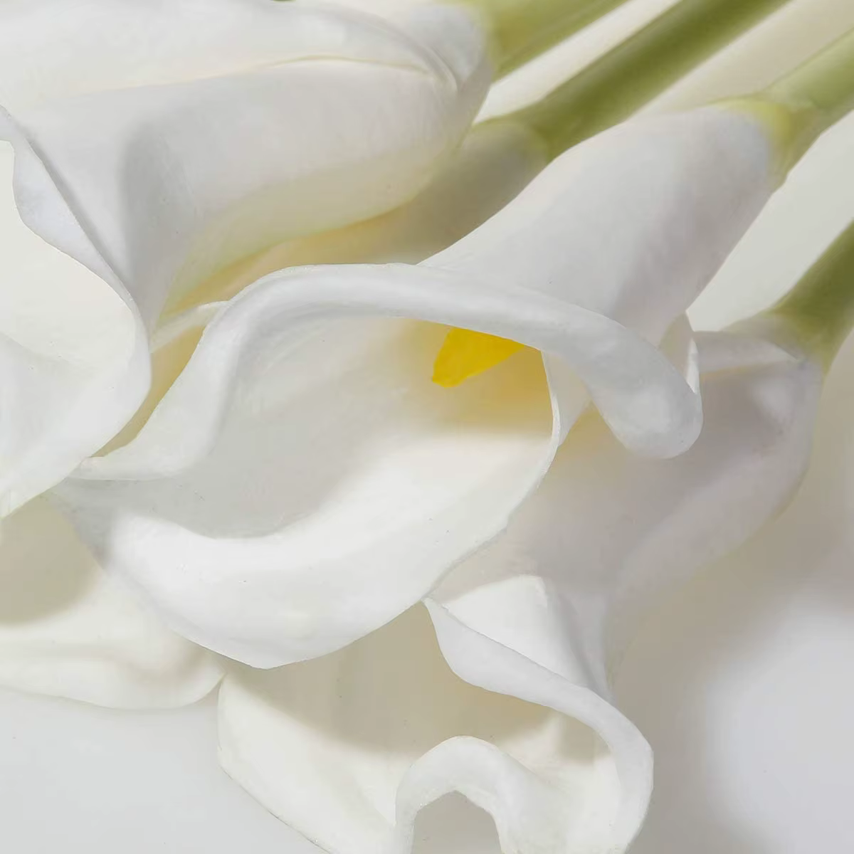 Grandes fleurs artificielles de calla blanches de 25 pouces