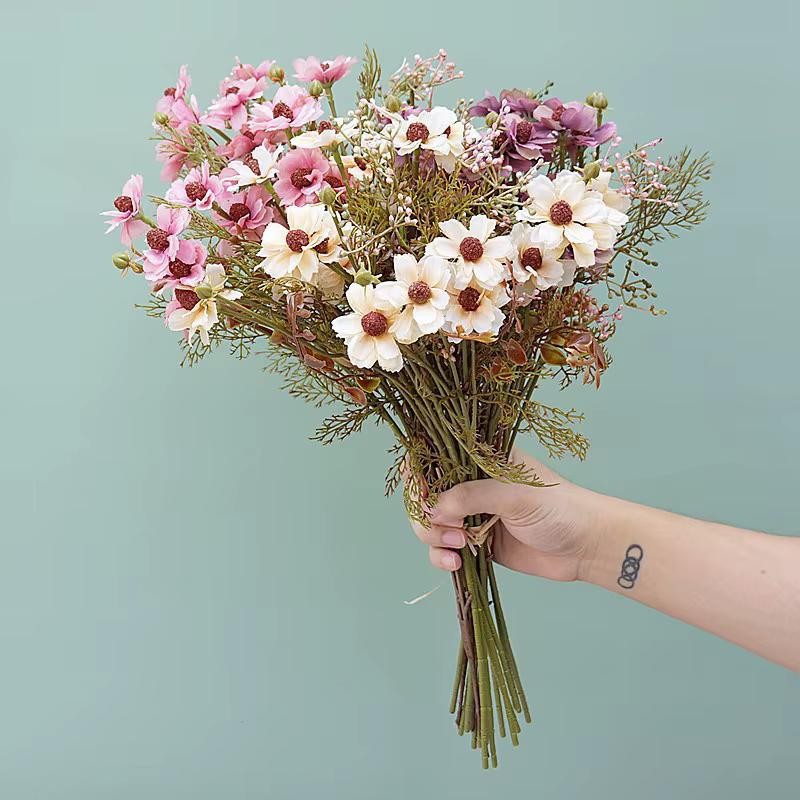 Bouquet de fleurs artificielles vintage