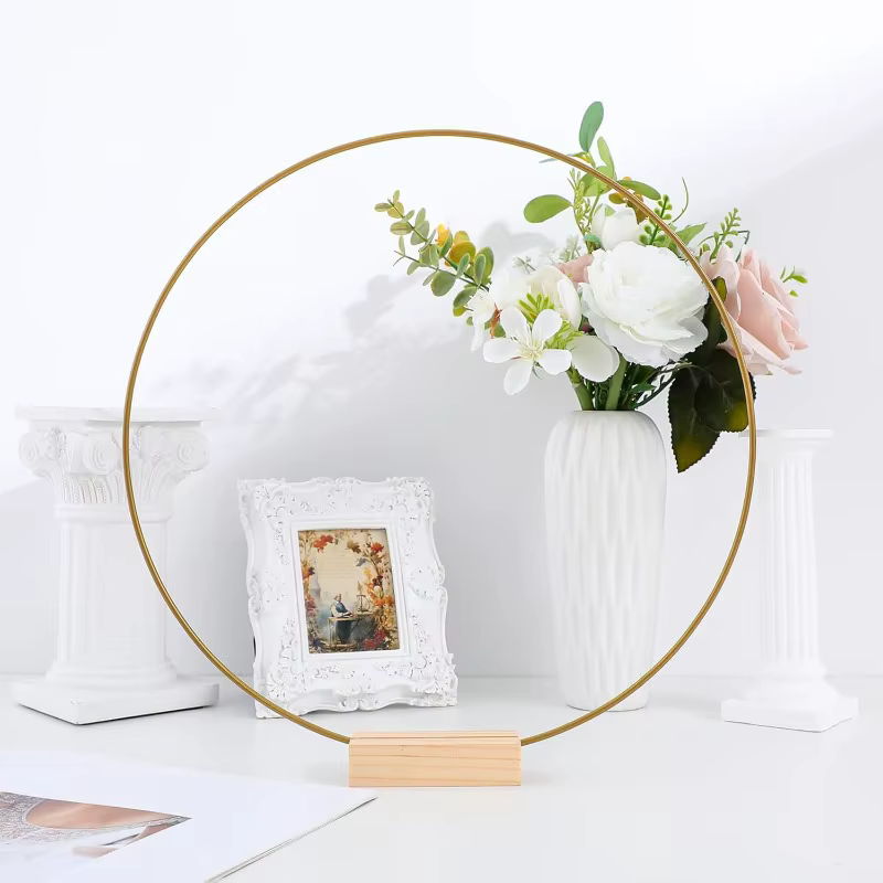 10 cerceaux floraux ronds en métal de 25 cm avec bases en bois pour décoration de table de mariage