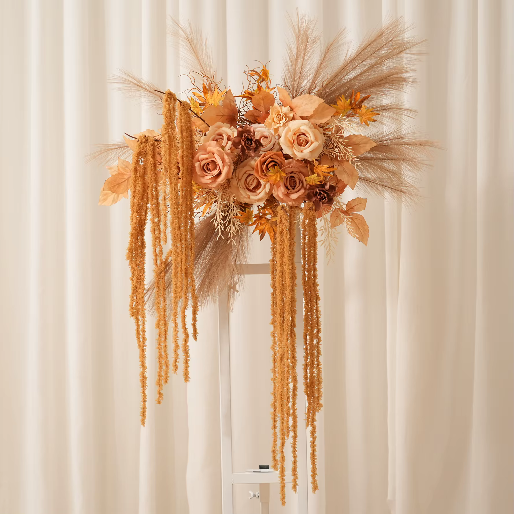 Angela Flower A9041 Composition florale suspendue en herbe de la pampa et roses d'automne pour décoration de mariage