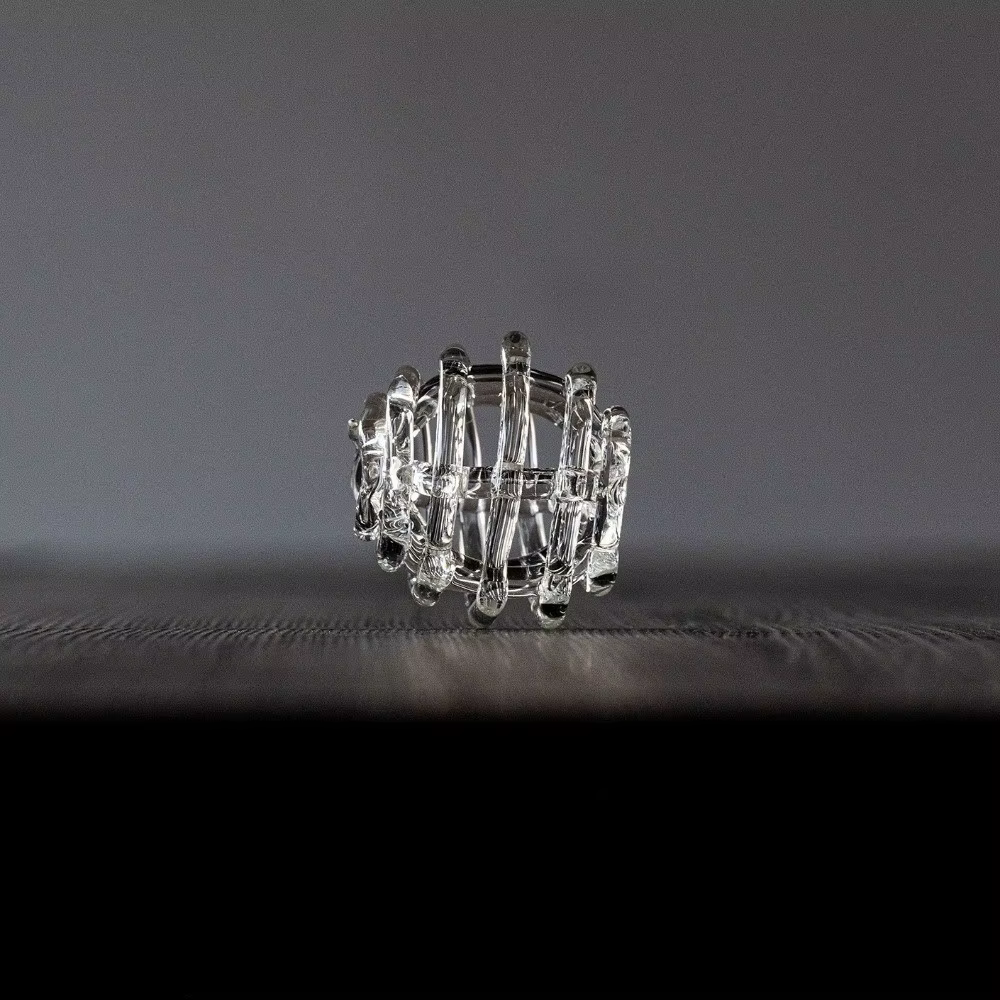 Vase en verre transparent