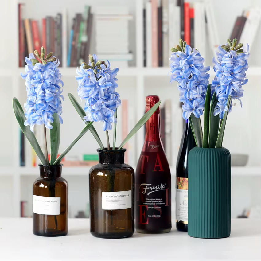 Arrangement de fleurs de jacinthe artificielle violette