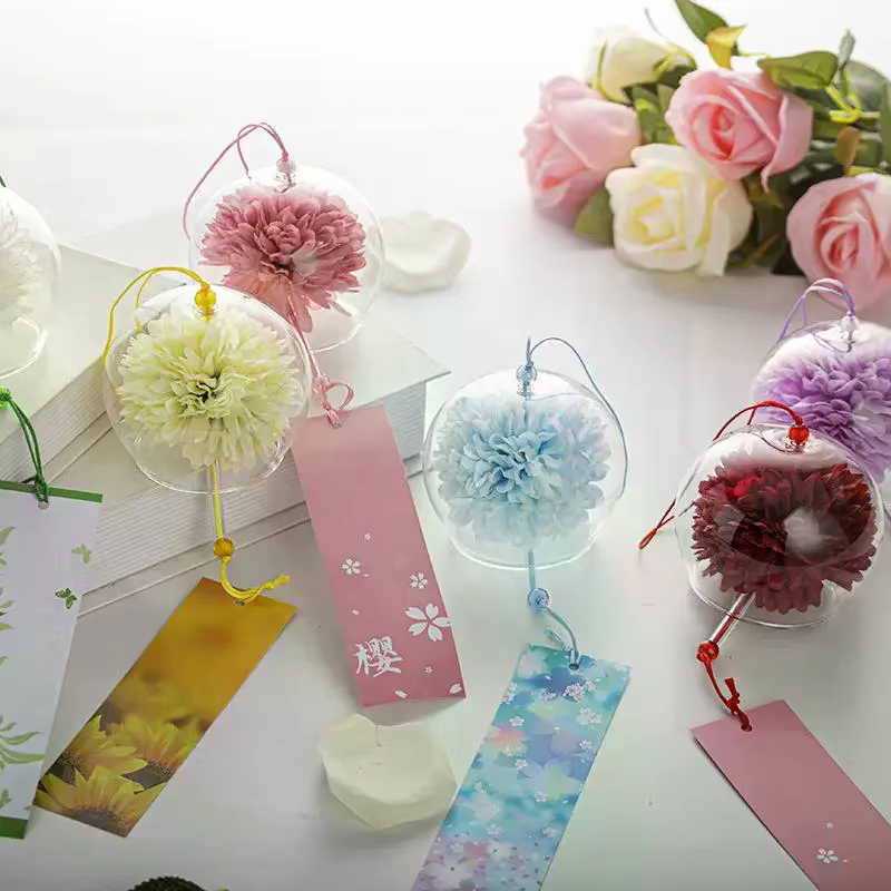 Carillon à vent en verre de style japonais avec fleurs artificielles