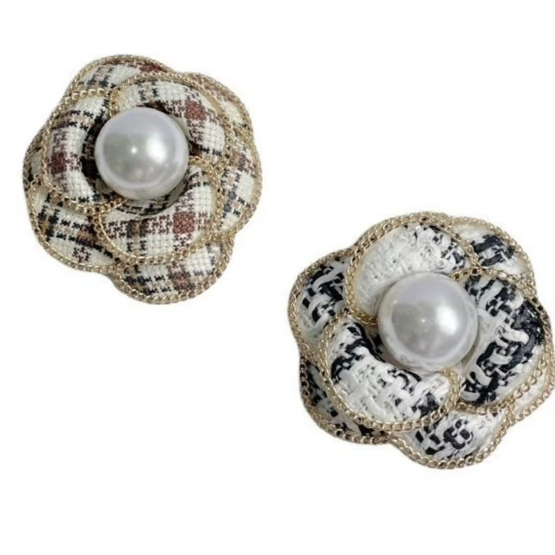 Broche en tissu avec perles et fleurs pour femmes