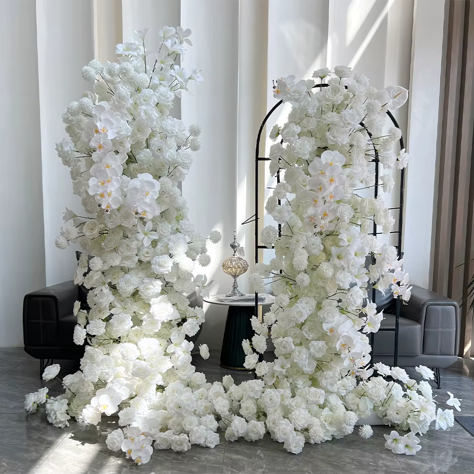 Arrangement floral 5D en pompons de roses et orchidées blanches pour arche de mariage