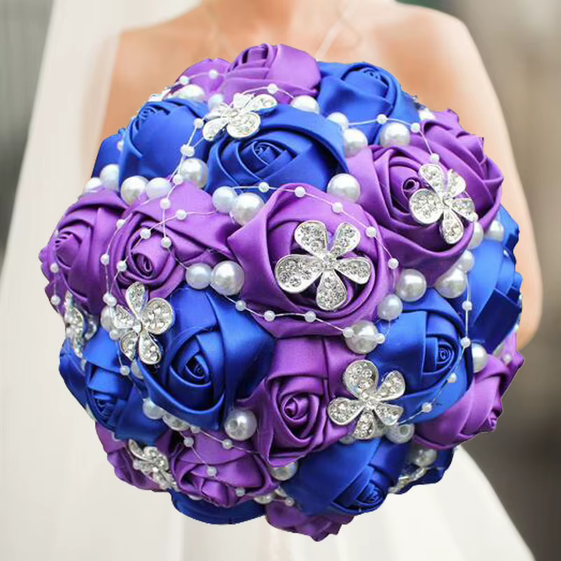 Bouquet de fleurs violettes pour mariage