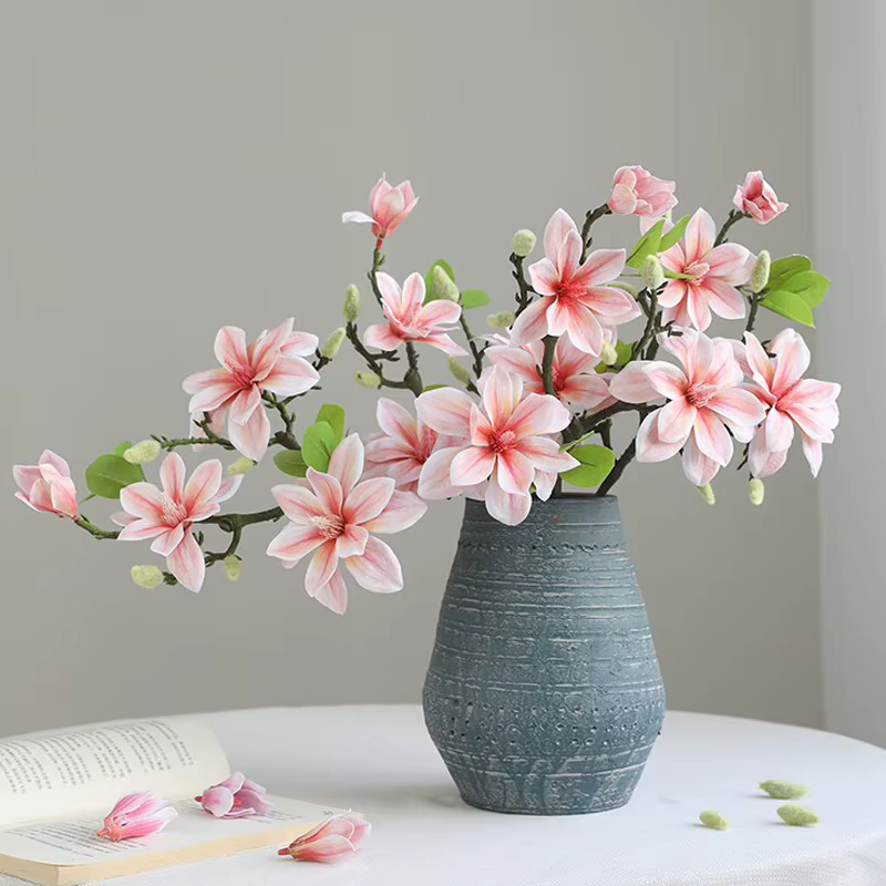 Fleurs artificielles de magnolia ouvert