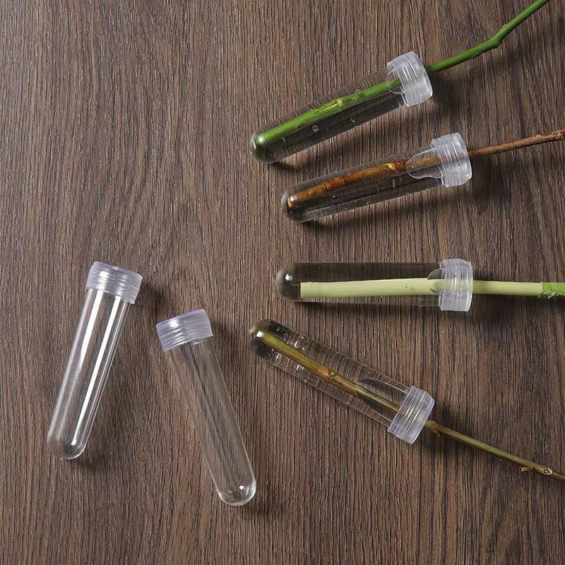 Tubes à fleurs en plastique