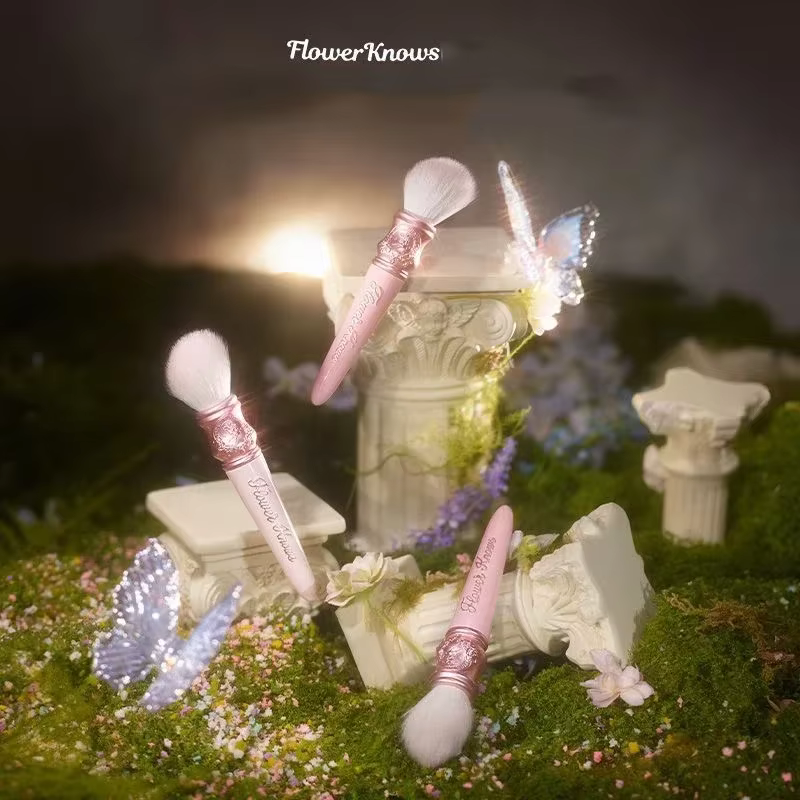 Flower Knows – pinceaux de maquillage pour contes de fées d'été, pour les yeux et le visage, pinceau végétalien pour fond de teint, fard à paupières