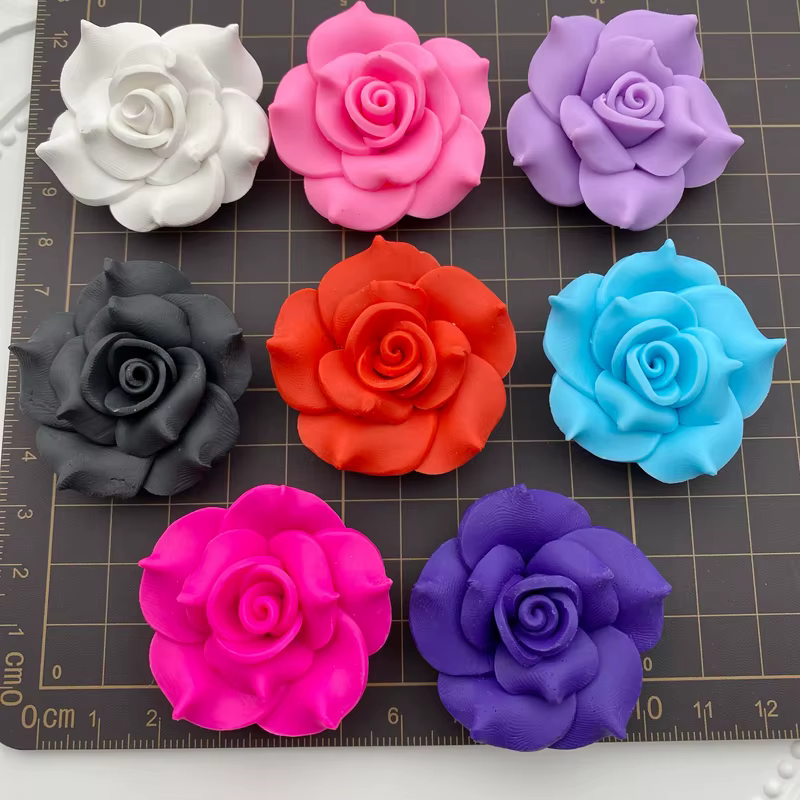Grande fleur en argile pour l'artisanat