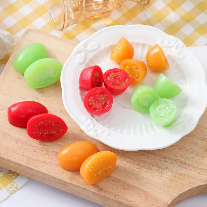 Tomates cerises artificielles en PVC
