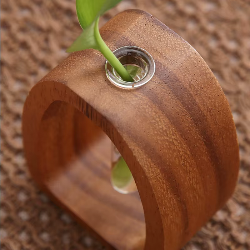 Vase en bois massif pour fleurs
