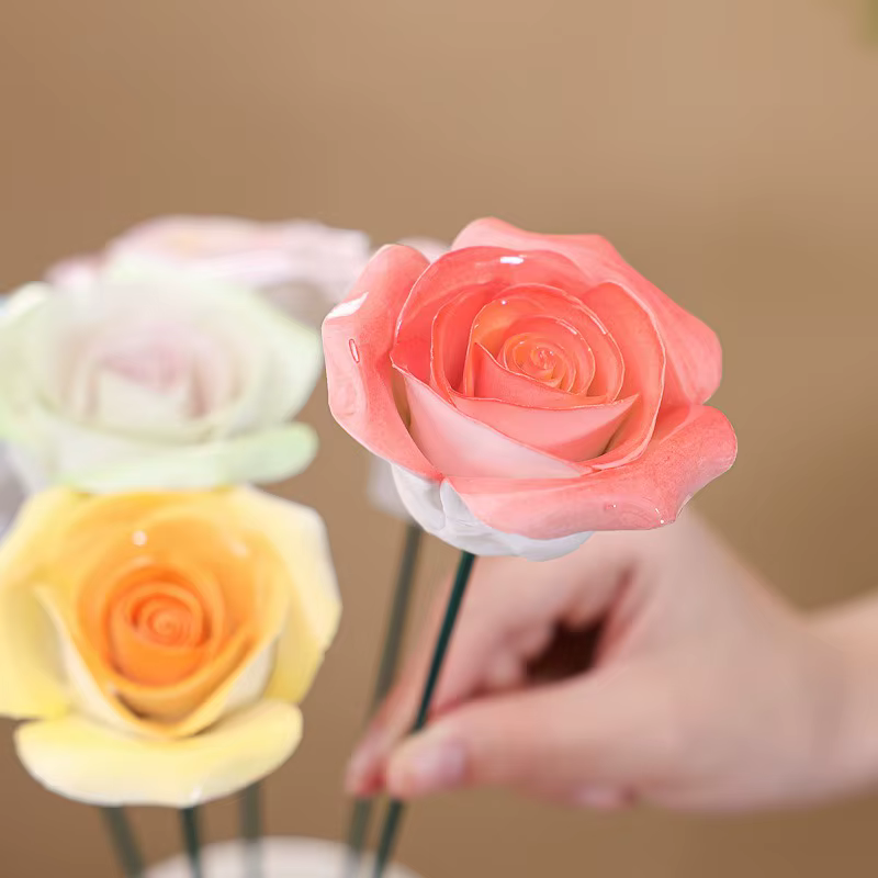 Fleur en porcelaine, Rose en céramique