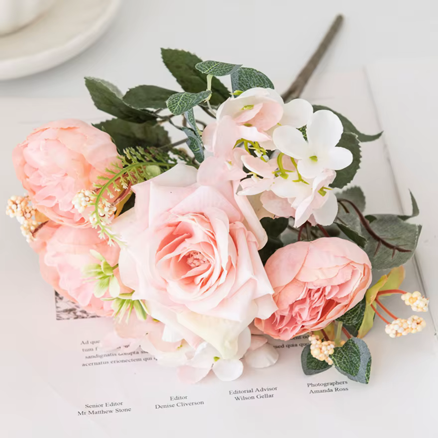 Pas cher En Soie Hortensia Printemps Jardin De Mariage Roses Bouquet De Mariée Festival Décoration Vase Maison Chambre Fausse Pivoine Fleurs Artificielles