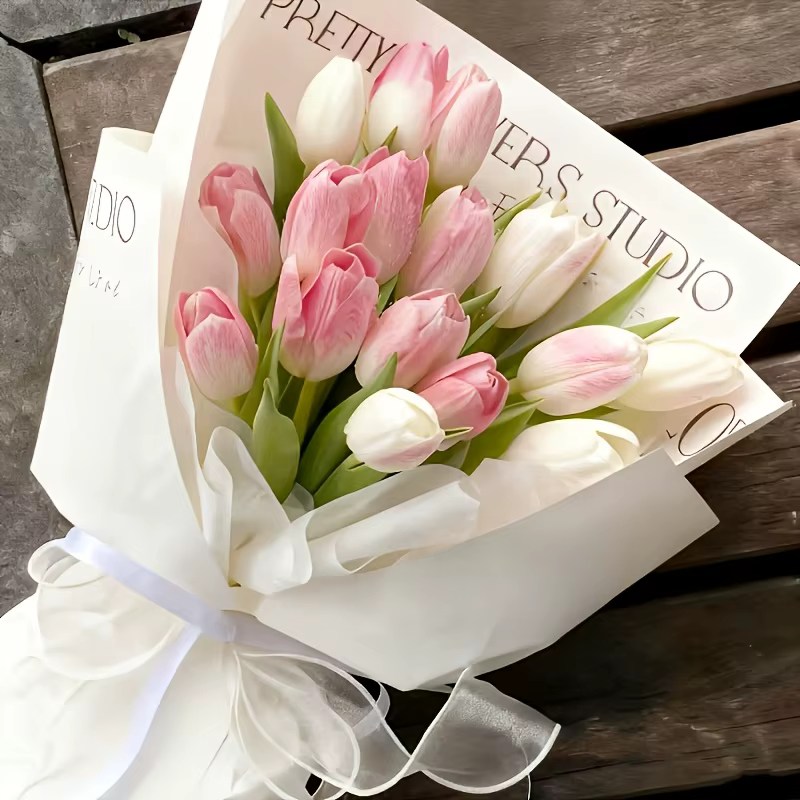 Ensemble de 12 tulipes artificielles réalistes crème et roses