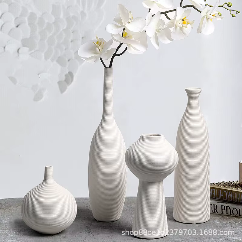 Vase en céramique, décoration avancée