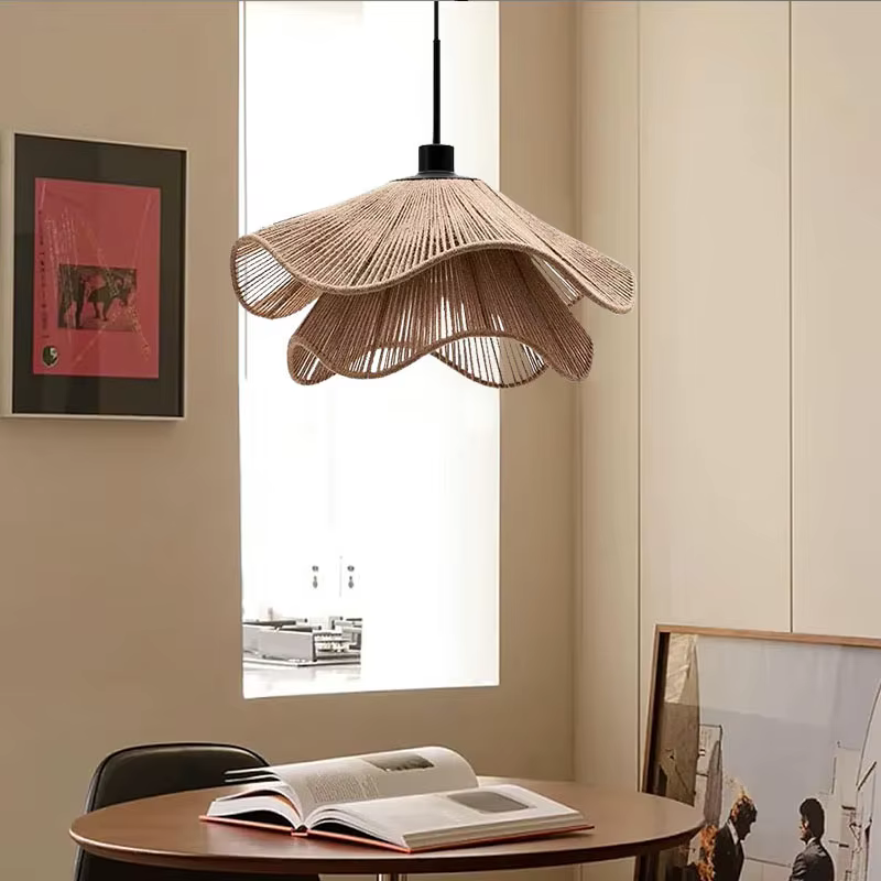 Lampe suspendue en forme de fleur en corde de chanvre