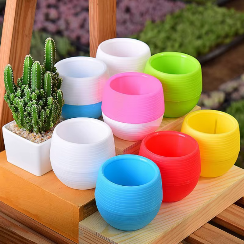 Ensemble de pots de fleurs en plastique