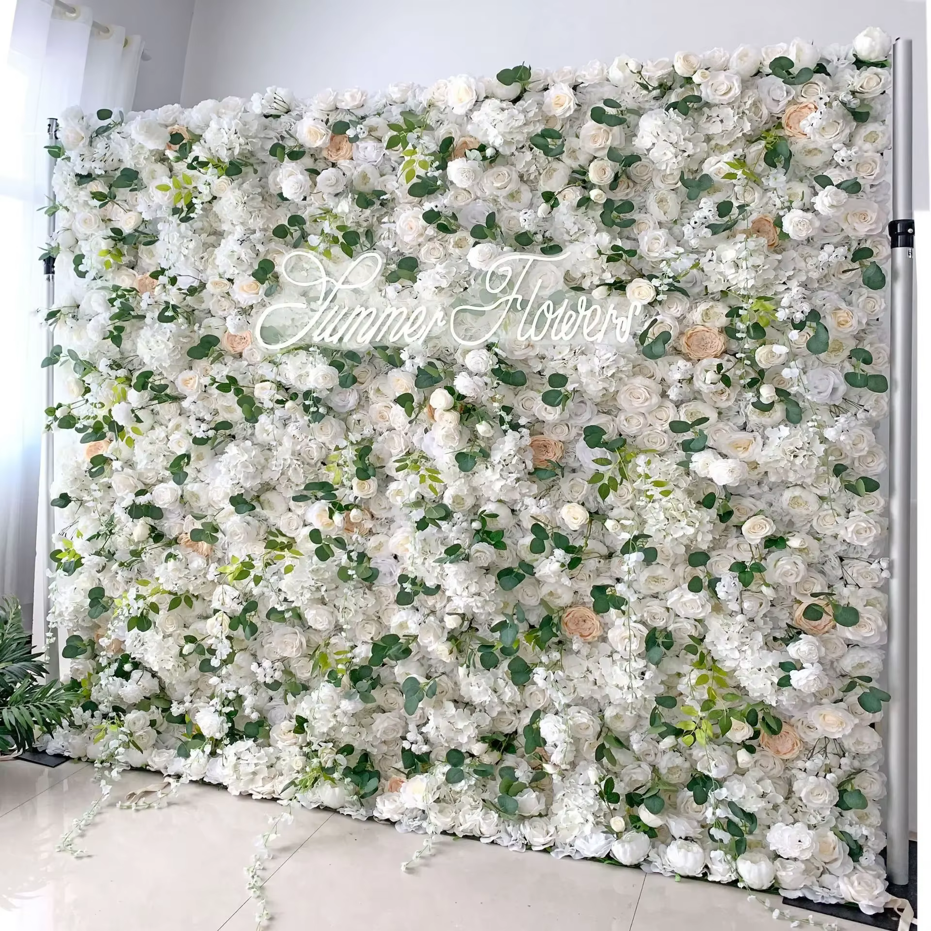 Toile de fond murale à fleurs artificielles 3D blanches