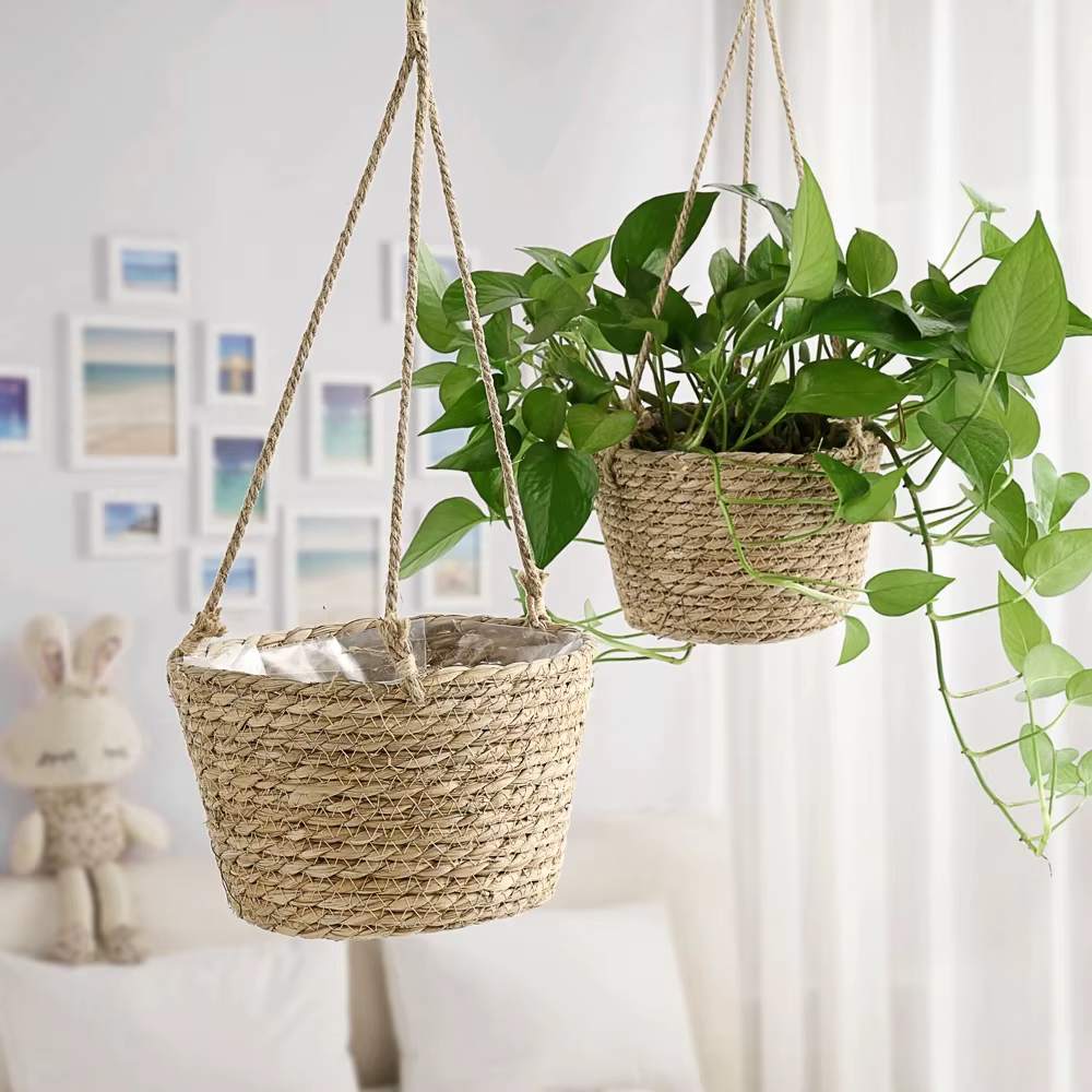 Panier suspendu en paille pour jardin