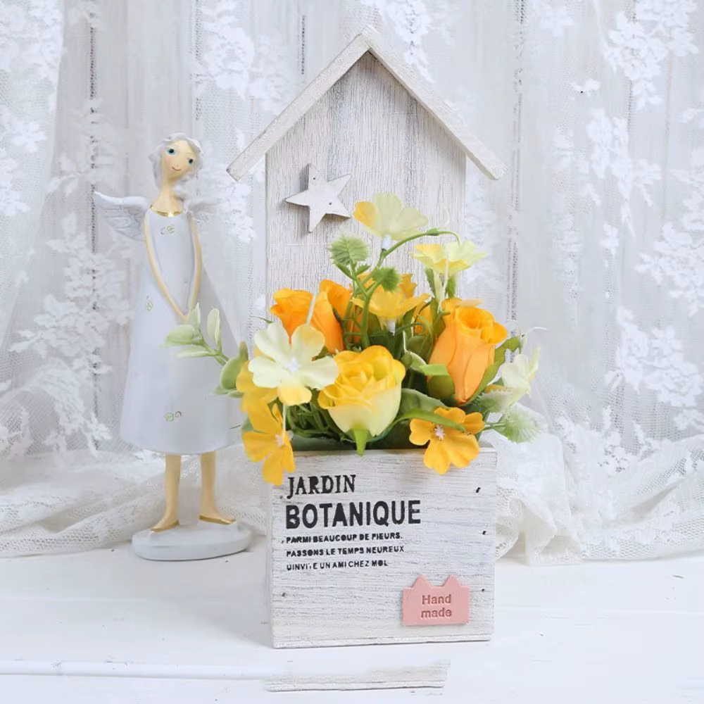 Pot de fleurs artisanal en bois
