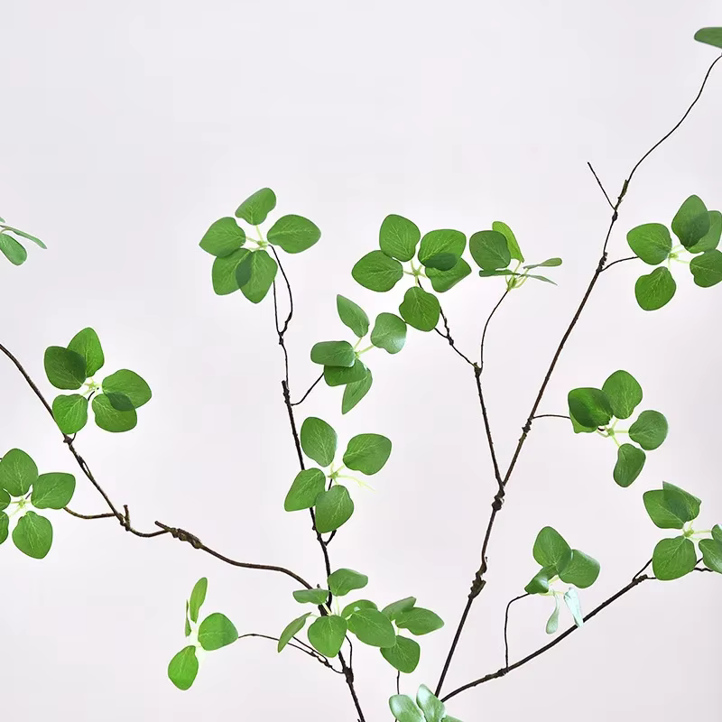 Plante verte artificielle en pot