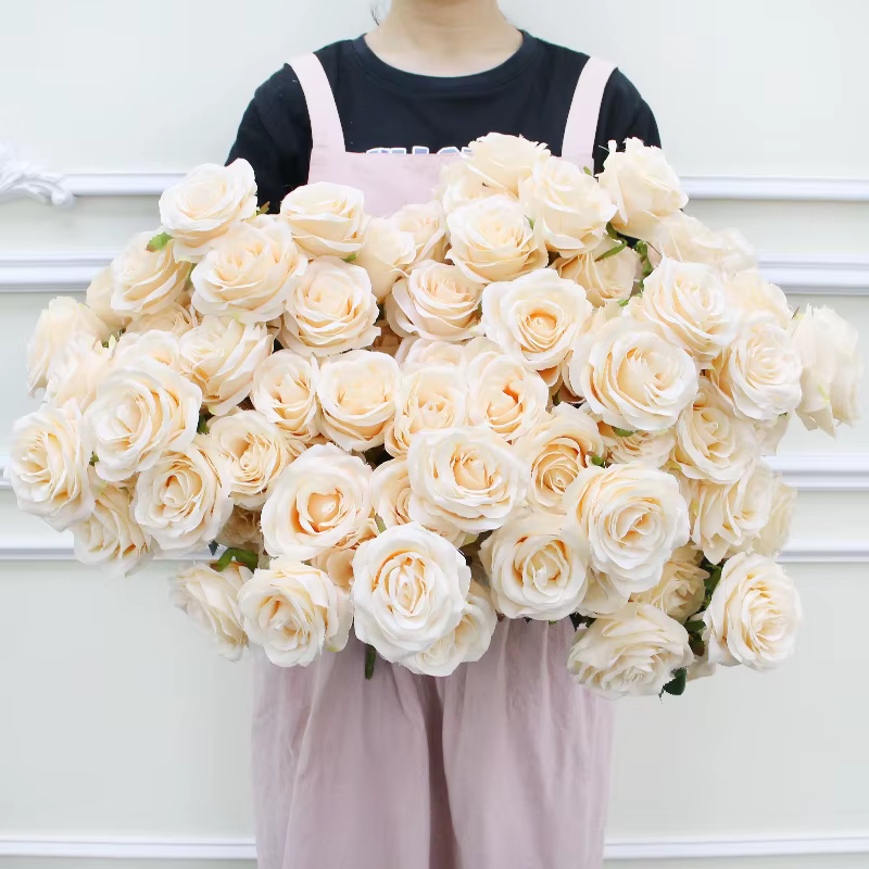Bouquet de roses artificielles camélia