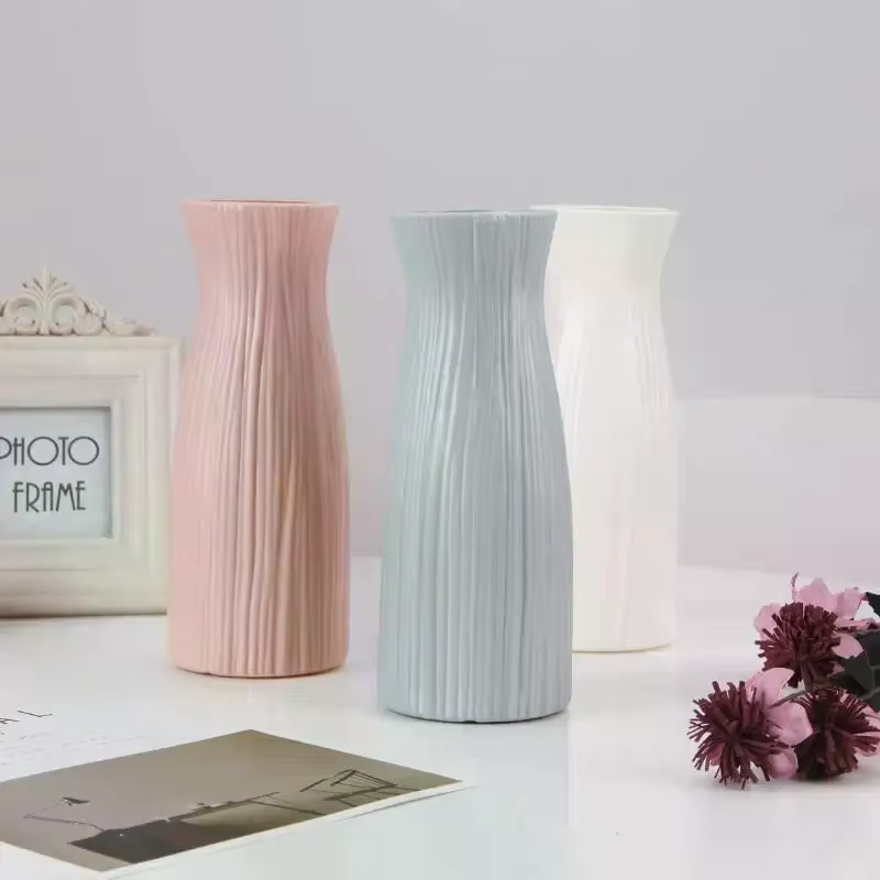 Vase à fleurs séchées en plastique avec pot