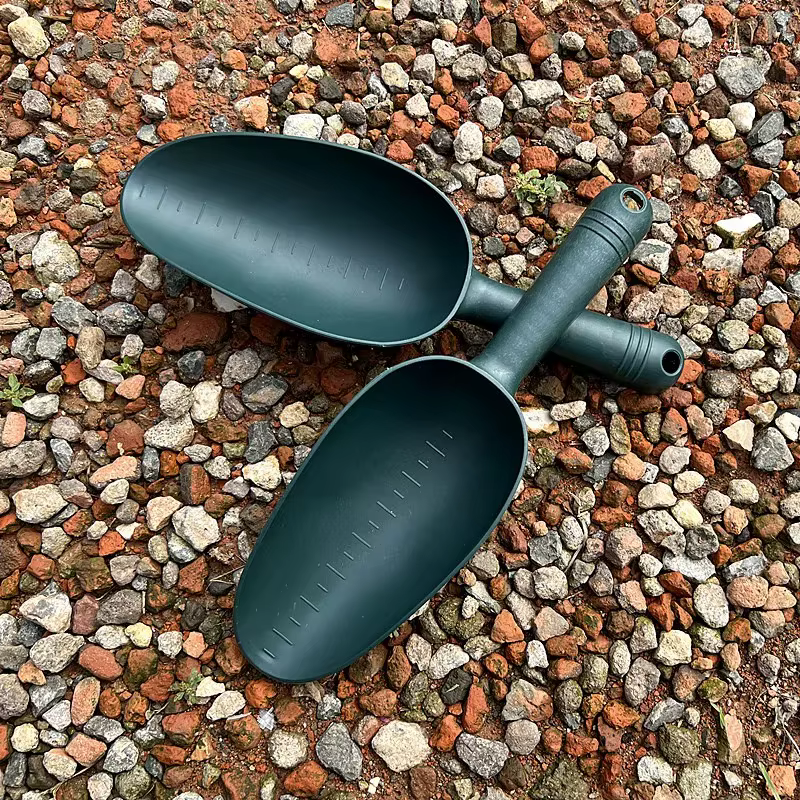Pelle de jardin multifonctionnelle pour plantes