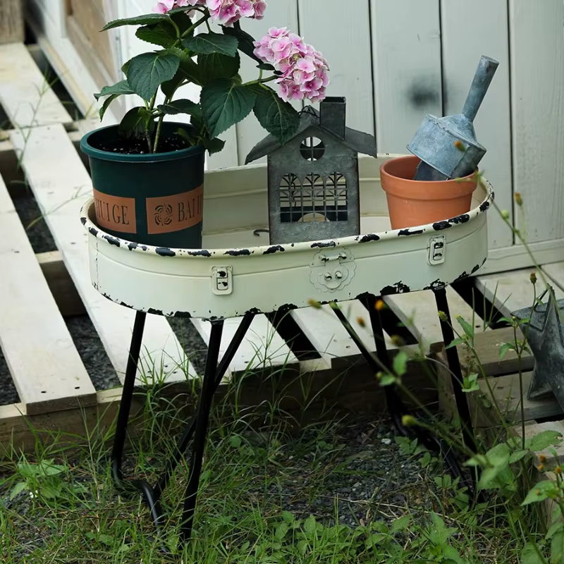Support de fleurs en fer Vintage