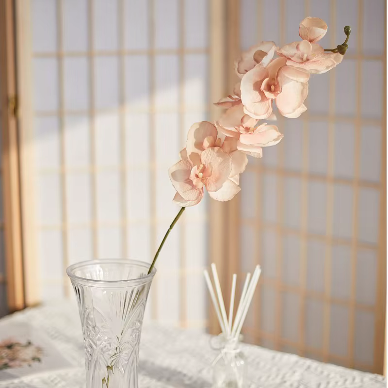 Orchidée papillon artificielle à 8 têtes