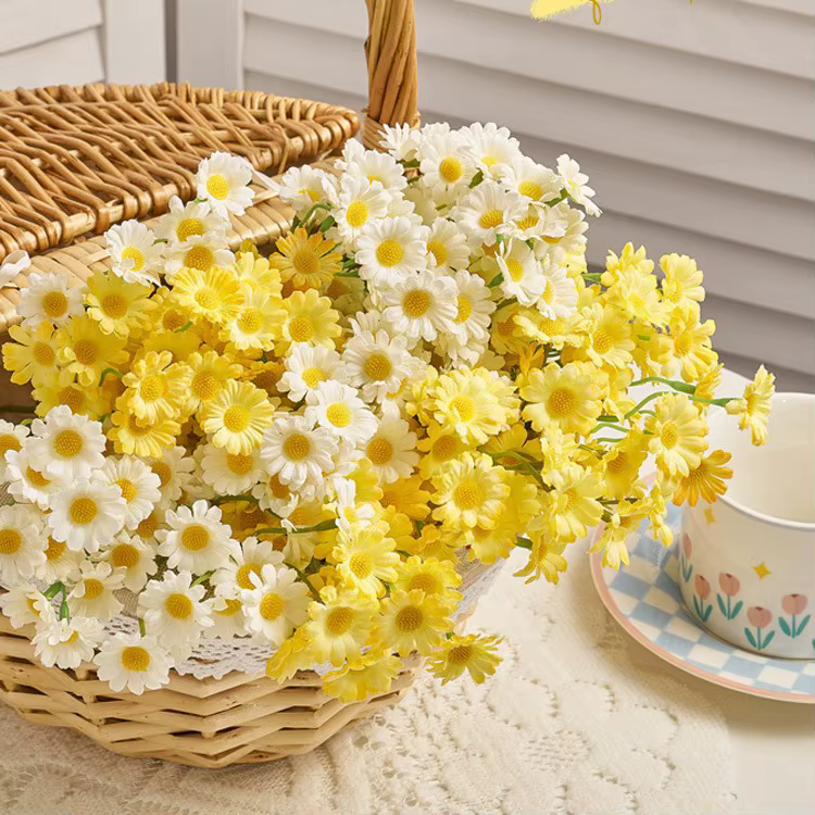 Petite fleur artificielle en soie