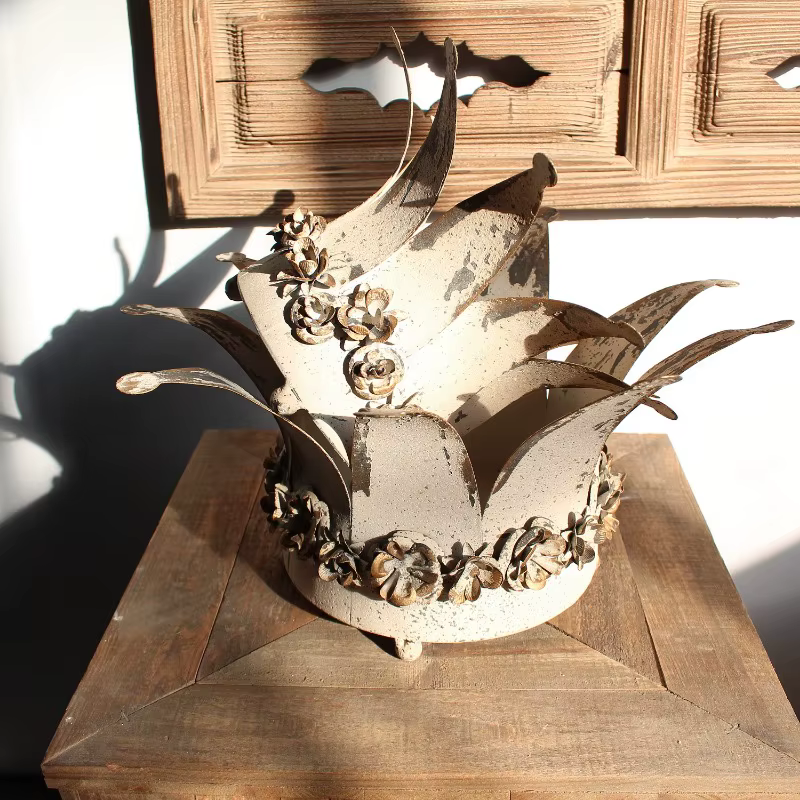 Pot de fleur couronne en fer