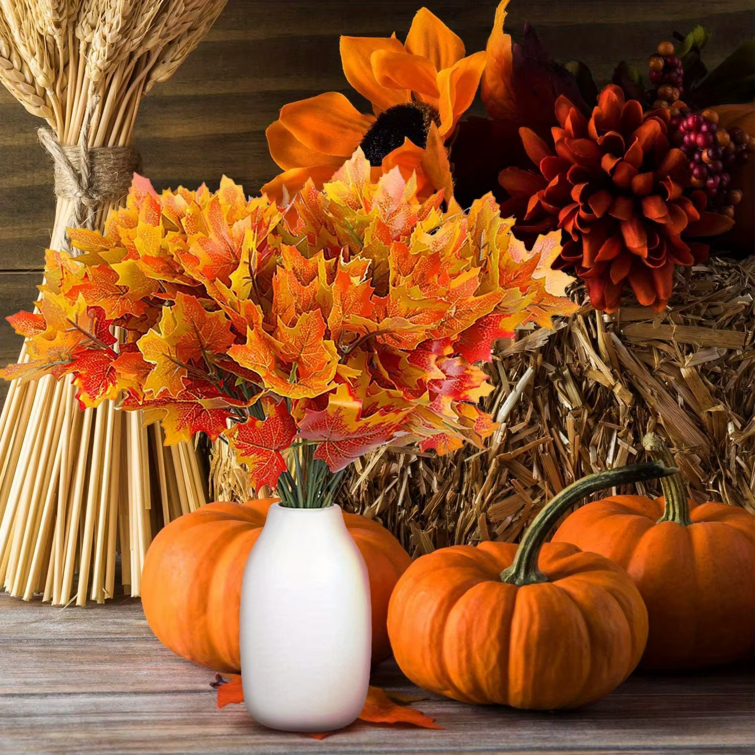 Feuilles d'automne artificielles, tiges de feuilles d'érable, branches, fausses plantes d'automne pour la décoration extérieure de la maison, de la véranda et du jardin en automne et pour Thanksgiving